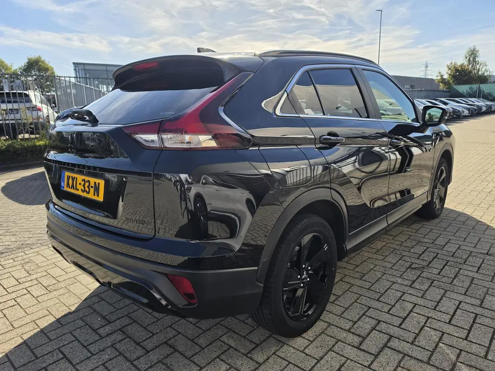 Mitsubishi Eclipse Cross 2.4 PHEV Black Edition uit 2024, foto 6