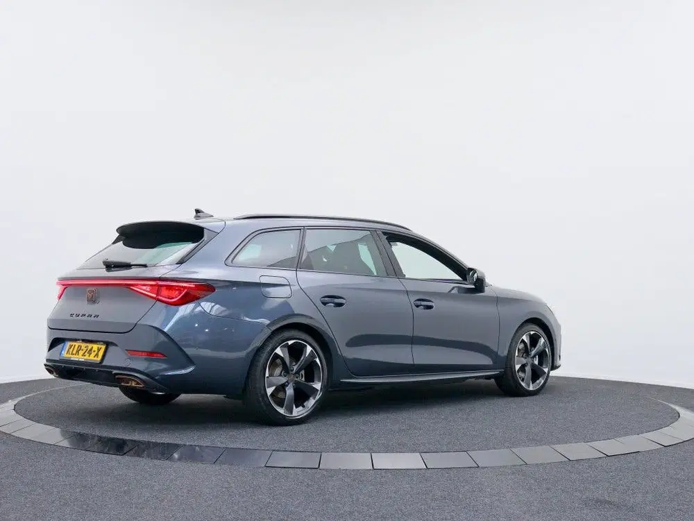 Cupra Leon 1.4 e-Hybrid Business uit 2024, foto 2