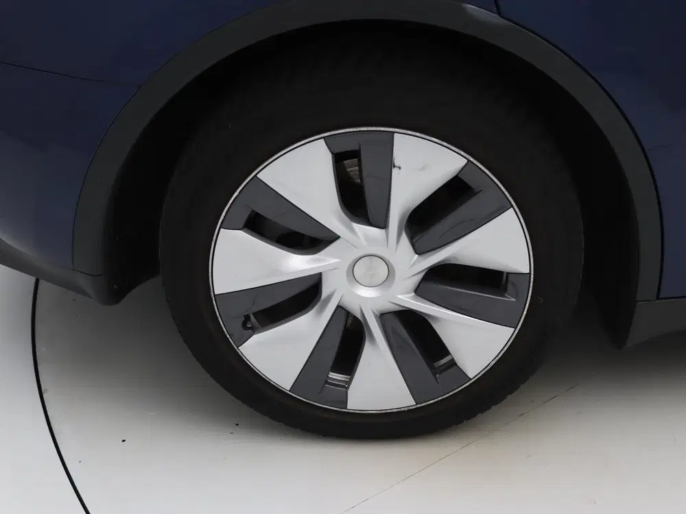 Tesla Model Y Standard RWD Plus 92 uit 2023, foto 10