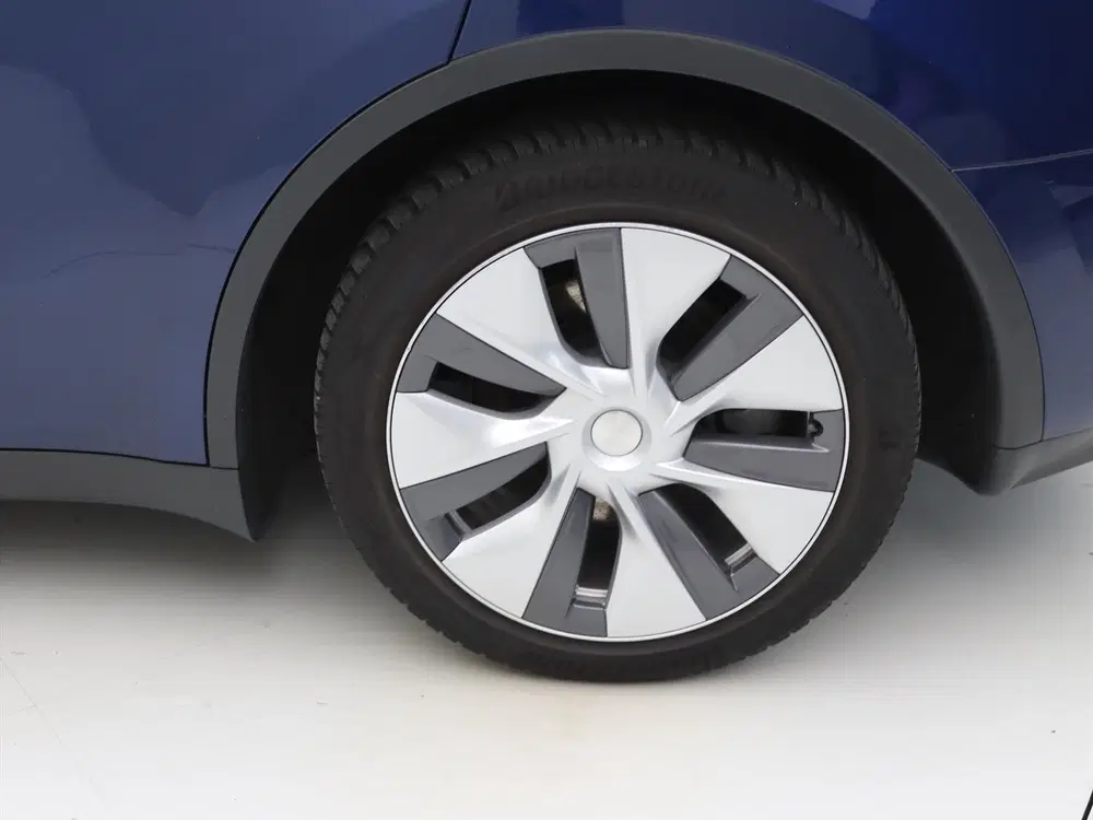 Tesla Model Y Standard RWD Plus 92 uit 2023, foto 13