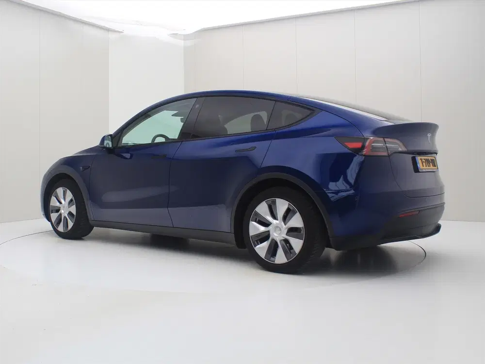 Tesla Model Y Standard RWD Plus 92 uit 2023, foto 3