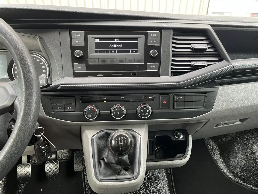 Volkswagen Transporter 2.0 TDI DC Pick-up Openlaadbak Airco uit 2021, foto 13