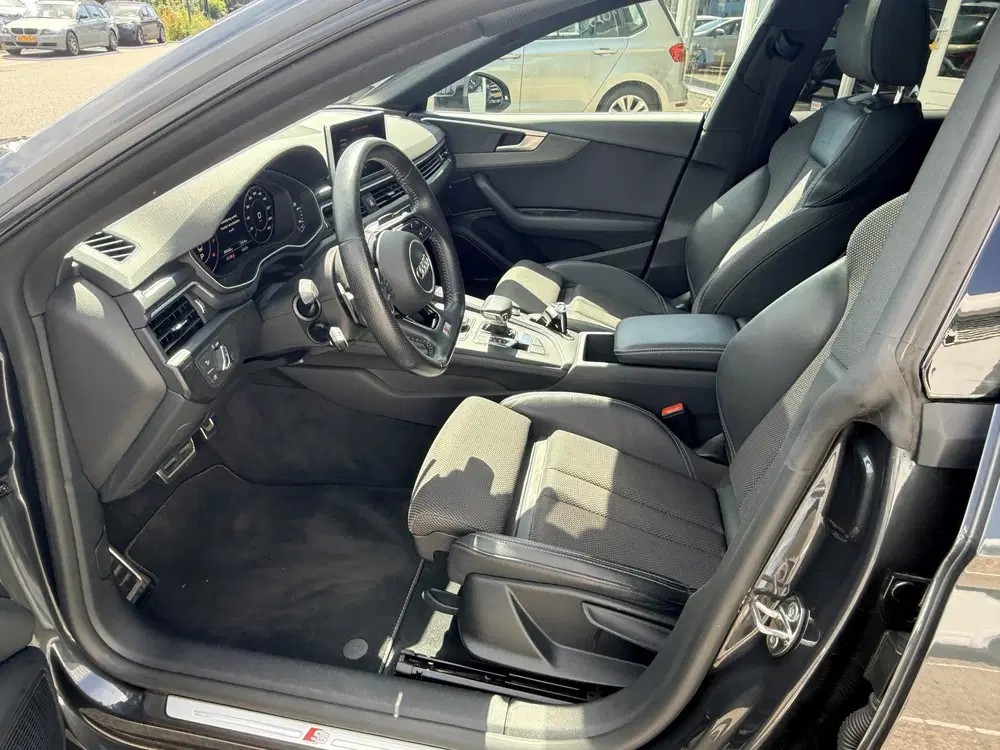 Audi A5 2.0 TFSI MHEV Sport S-line Edition uit 2019, foto 4
