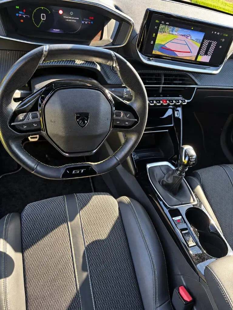 Peugeot 208 1.2 Puretech 100pk 2024 GT uit 2024, foto 12