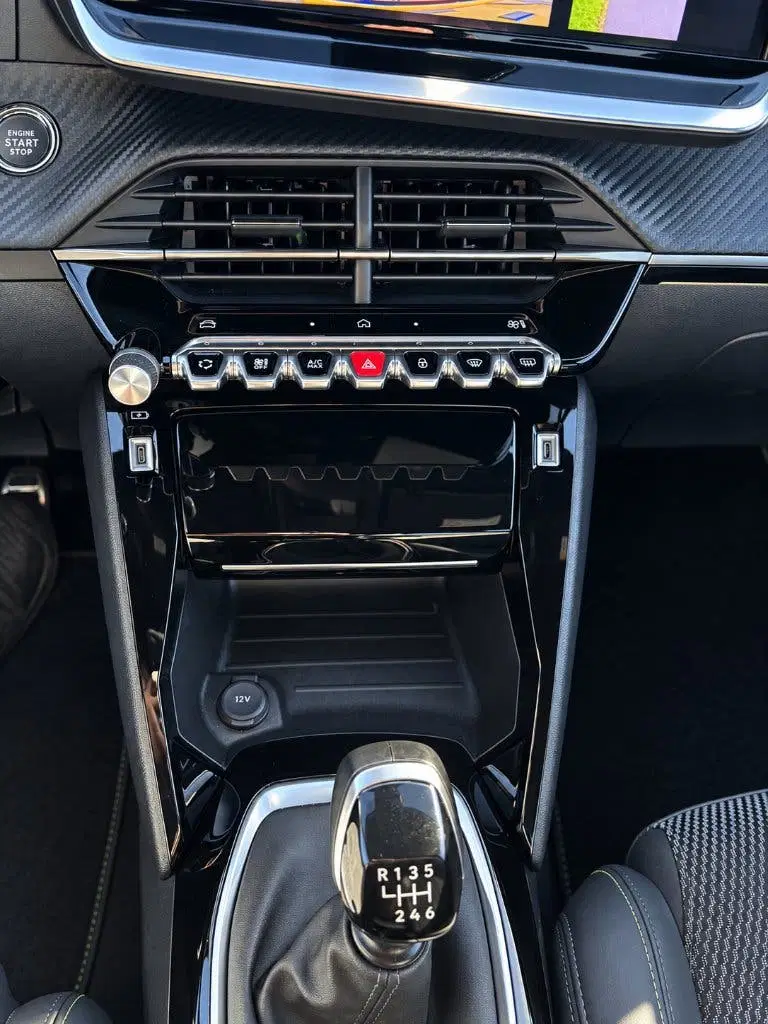 Peugeot 208 1.2 Puretech 100pk 2024 GT uit 2024, foto 13