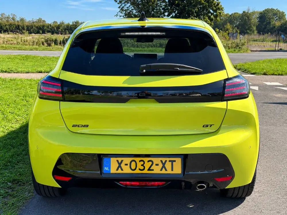 Peugeot 208 1.2 Puretech 100pk 2024 GT uit 2024, foto 3