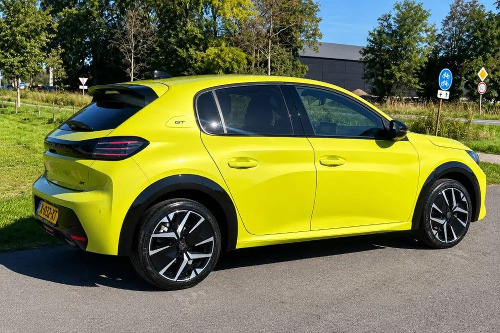 Peugeot 208 1.2 Puretech 100pk 2024 GT uit 2024, foto 5