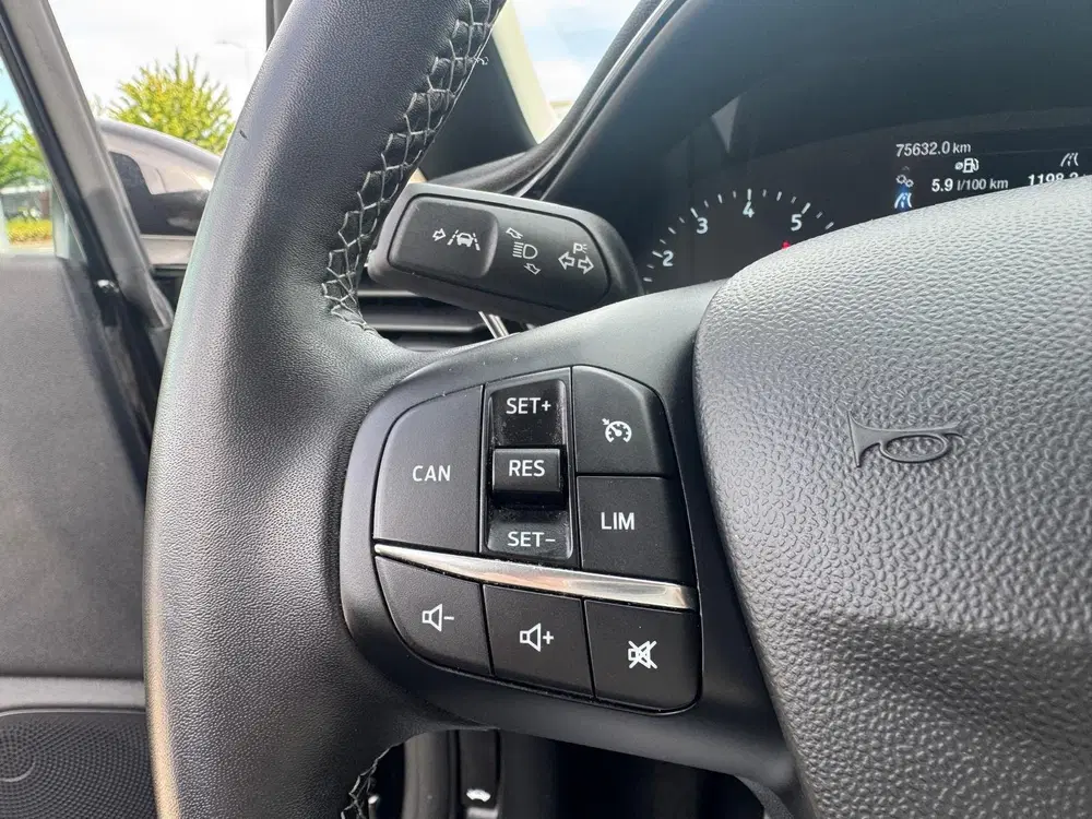 Ford Fiesta 1.0 EcoBoost Titanium uit 2022, foto 10