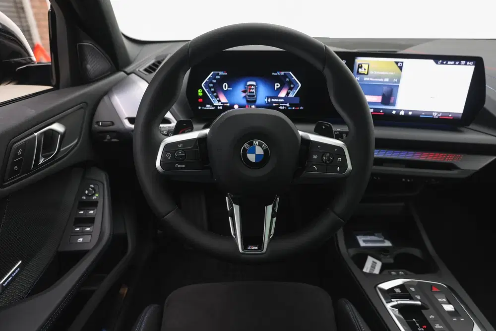 BMW 1-serie 120 M Sport Automaat uit 2026, foto 3