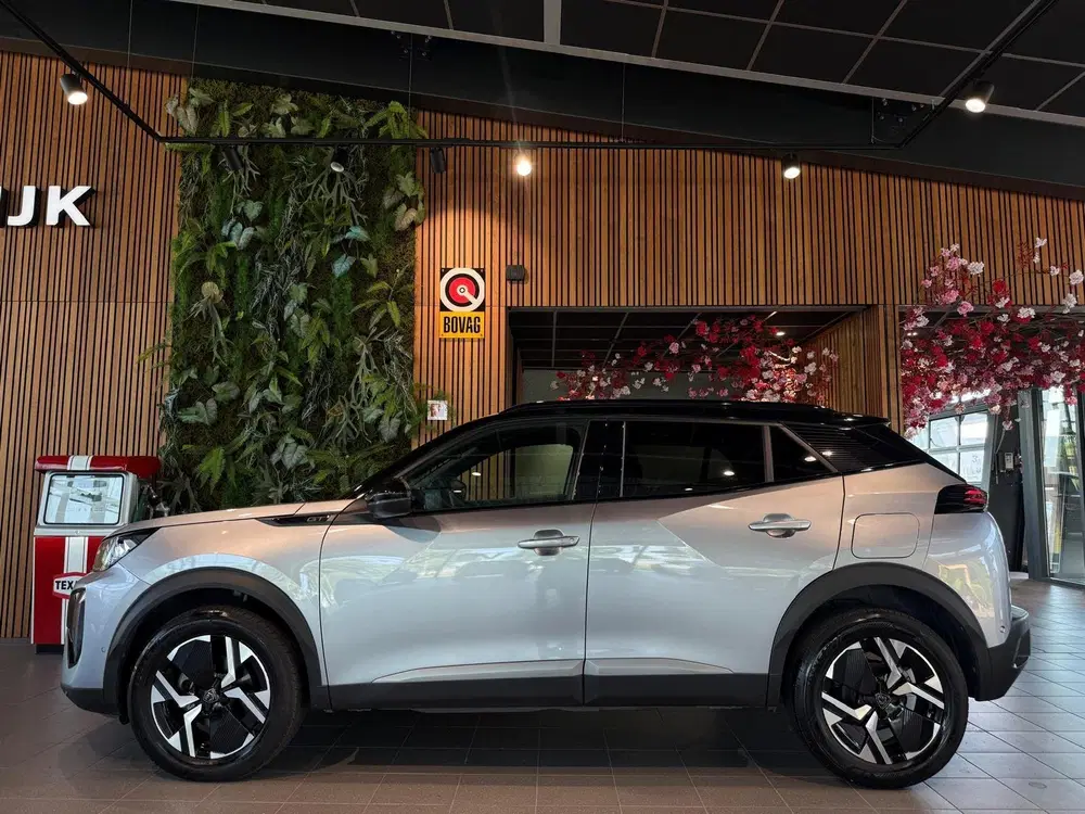 Peugeot 2008 1.2 PureTech 130 GT 360 camera uit 2024, foto 4