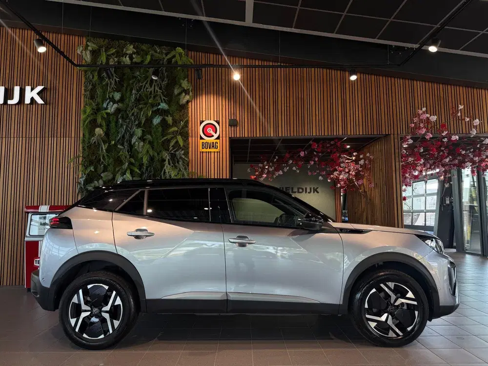 Peugeot 2008 1.2 PureTech 130 GT 360 camera uit 2024, foto 5