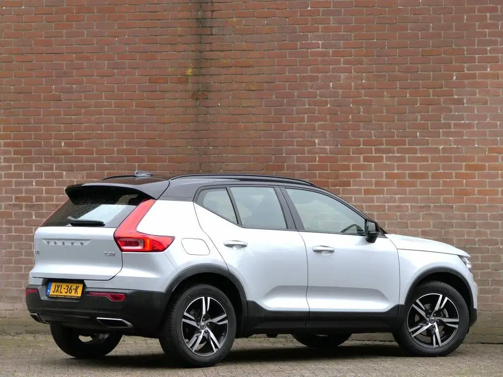 Volvo XC40 T3 AUT R-Design 12 MND garantie Camera uit 2019, foto 2