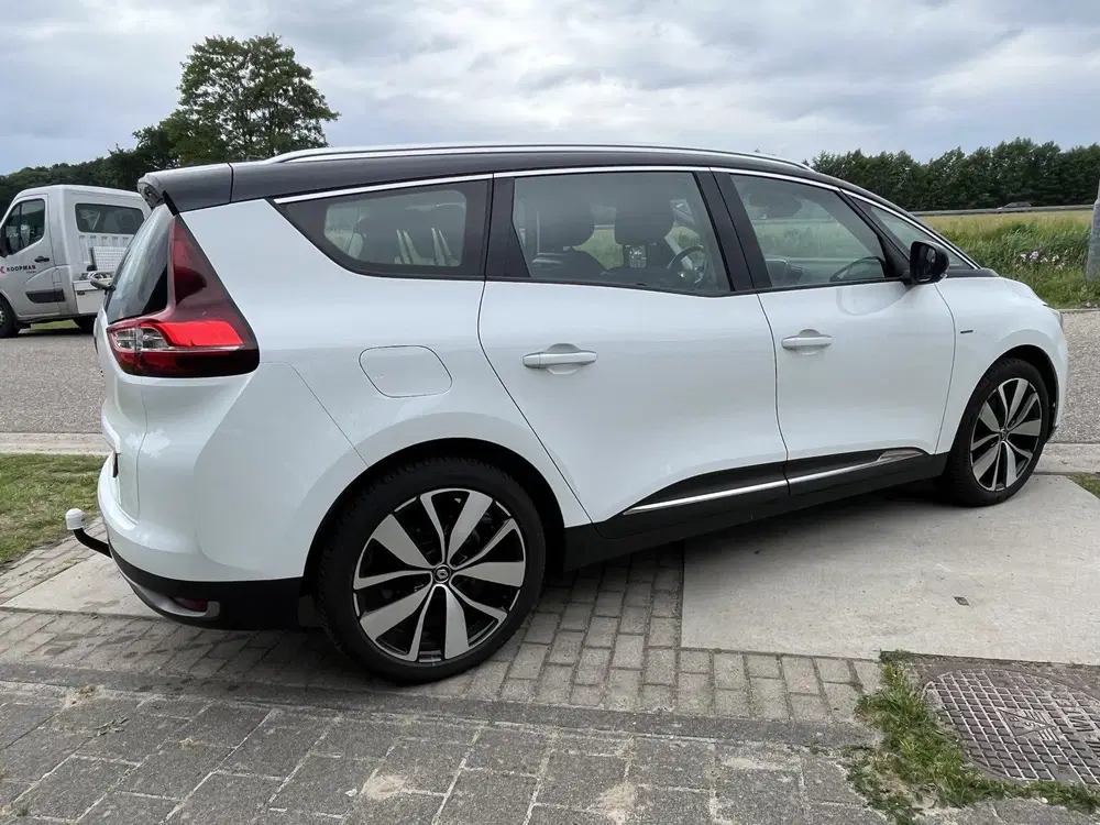 Renault Grand Scenic Grand Scénic 1.3 TCe Limited 140PK uit 2020, foto 2