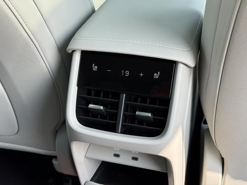 Volvo EX60 P10 AWD Ultra uit 2026, foto 15