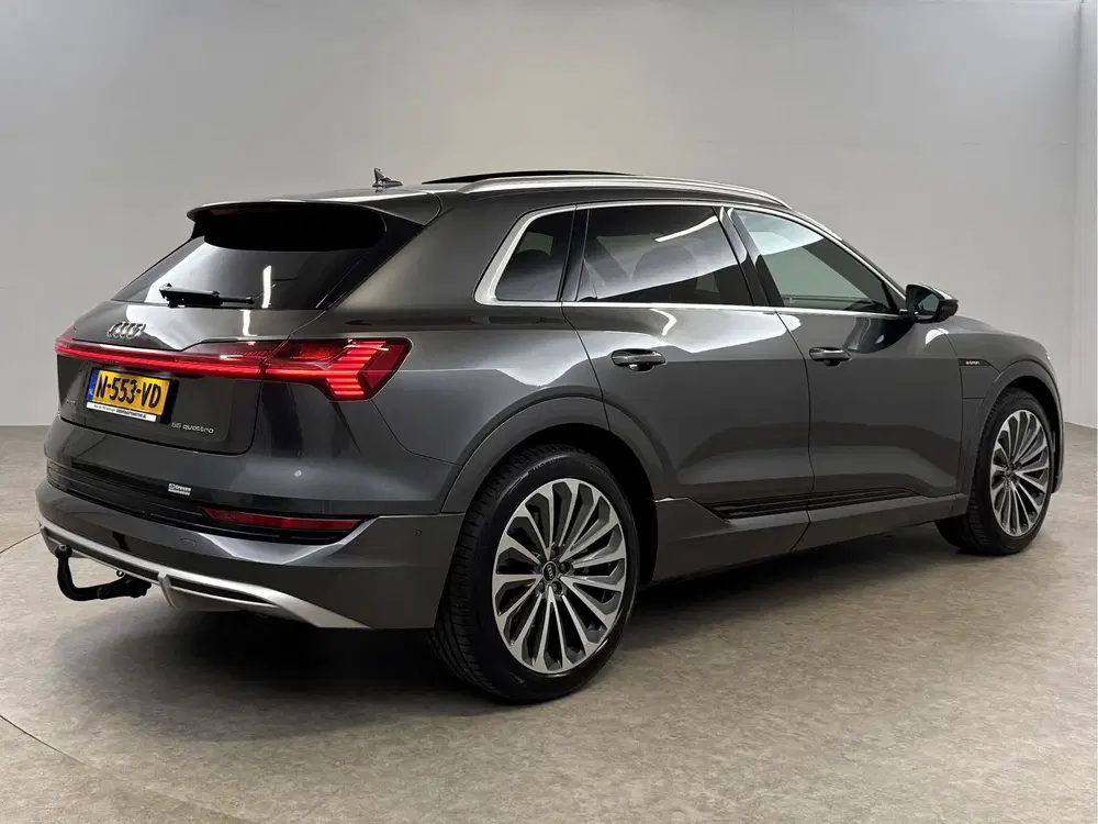 Audi e-tron 55 quattro S-Line 95 kWh uit 2021, foto 12