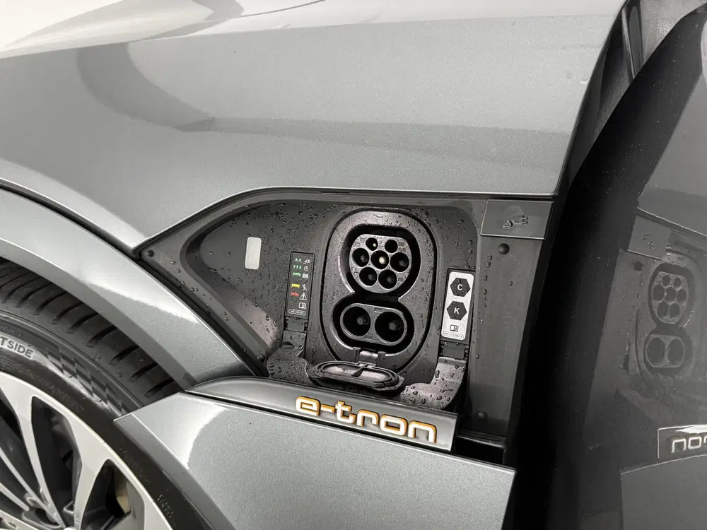 Audi e-tron 55 quattro S-Line 95 kWh uit 2021, foto 14