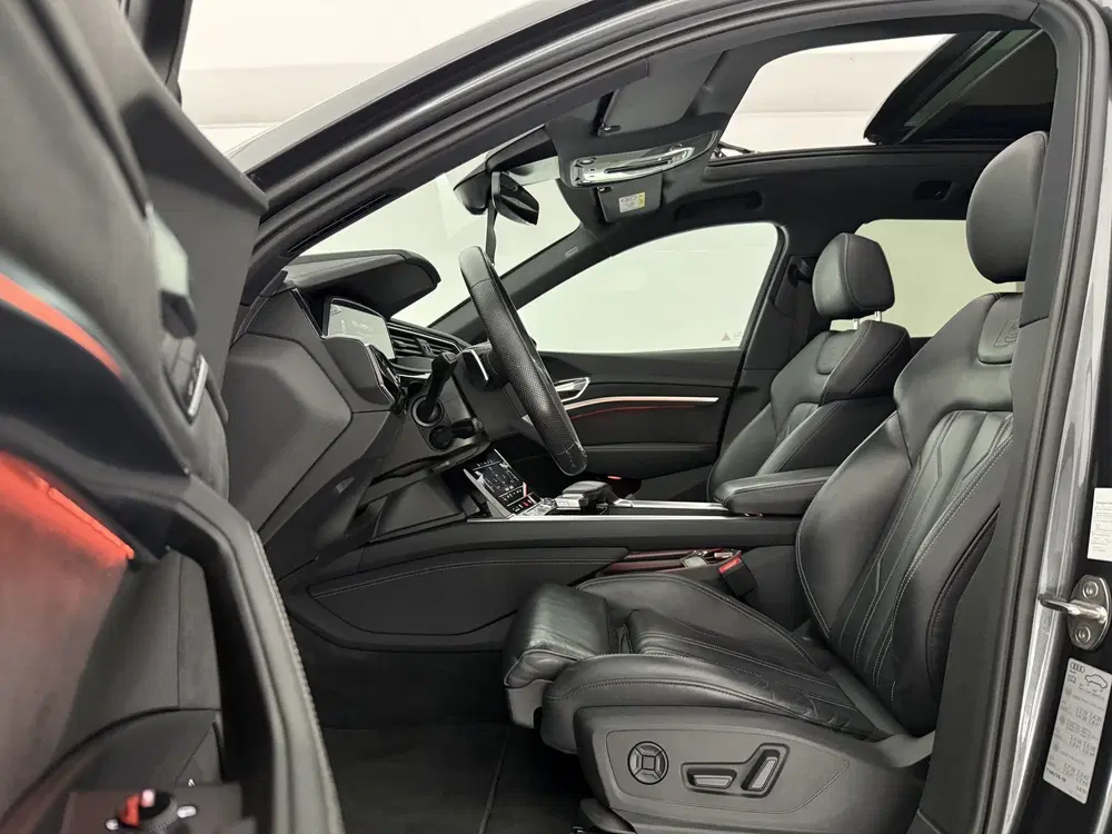 Audi e-tron 55 quattro S-Line 95 kWh uit 2021, foto 4