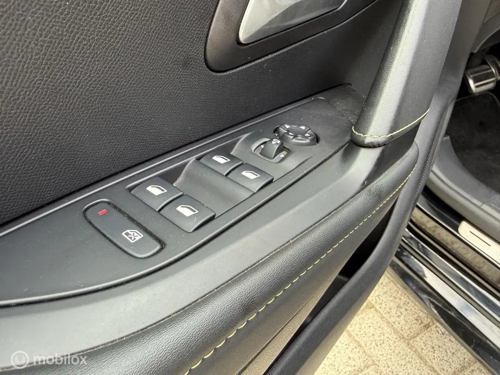 Peugeot 208 1.2 PureTech GT Line 130Pk Carplay uit 2021, foto 13