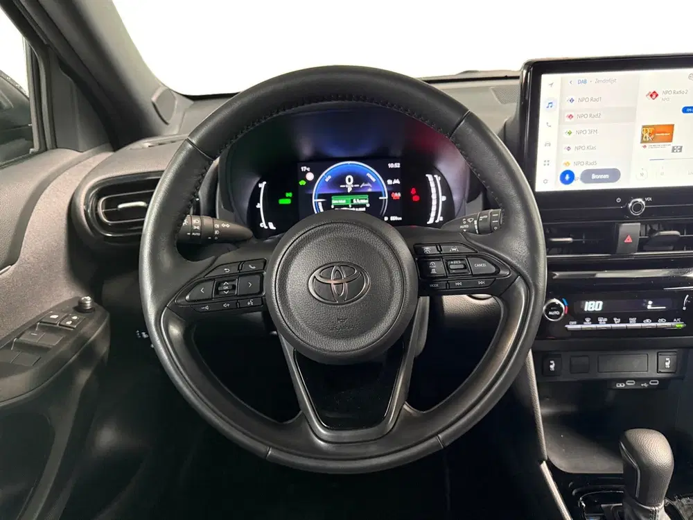 Toyota Yaris Cross 1.5 Hybrid 115 Dynamic I Stuur en Stoelve uit 2025, foto 13