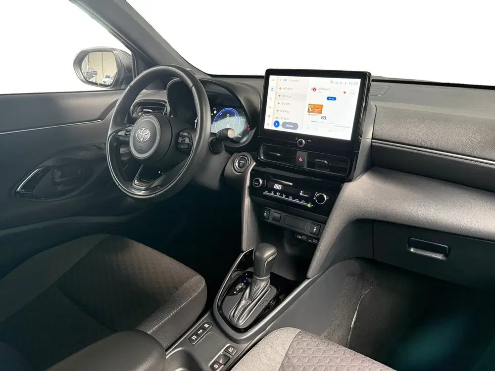 Toyota Yaris Cross 1.5 Hybrid 115 Dynamic I Stuur en Stoelve uit 2025, foto 4