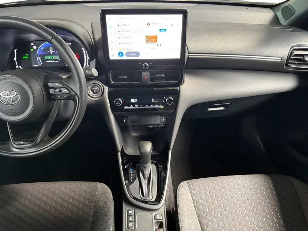 Toyota Yaris Cross 1.5 Hybrid 115 Dynamic I Stuur en Stoelve uit 2025, foto 8