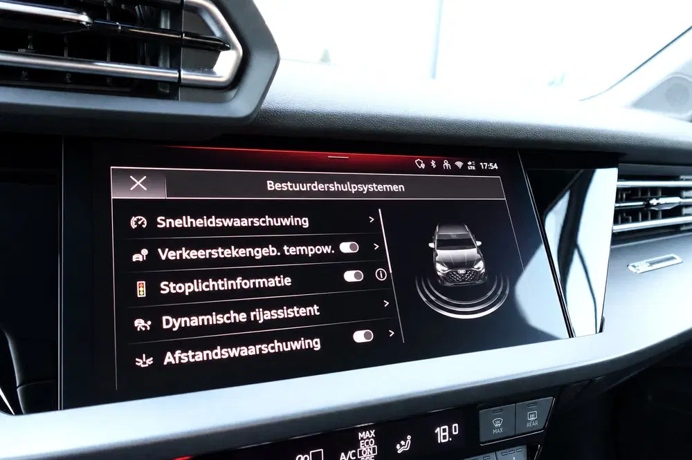 Audi A3 30 TFSI ACC CAM NAV CARPLAY' uit 2025, foto 12
