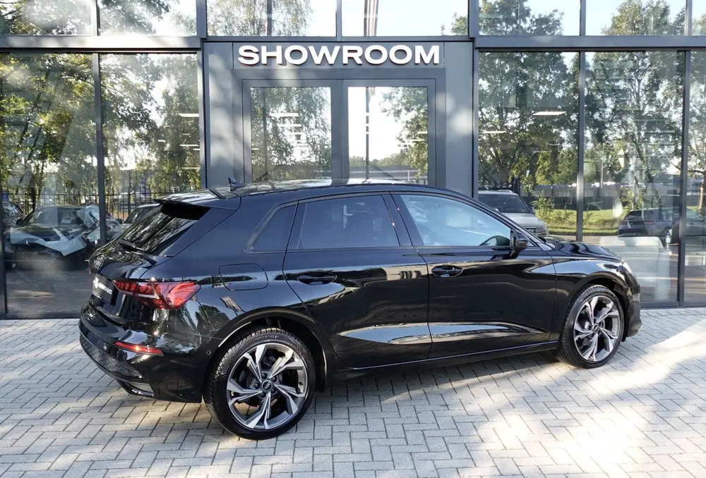 Audi A3 30 TFSI ACC CAM NAV CARPLAY' uit 2025, foto 2