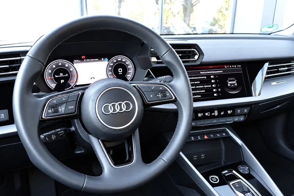 Audi A3 30 TFSI ACC CAM NAV CARPLAY' uit 2025, foto 4