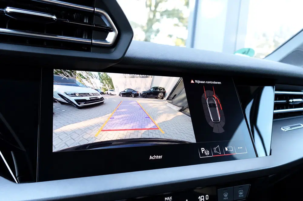 Audi A3 30 TFSI ACC CAM NAV CARPLAY' uit 2025, foto 9