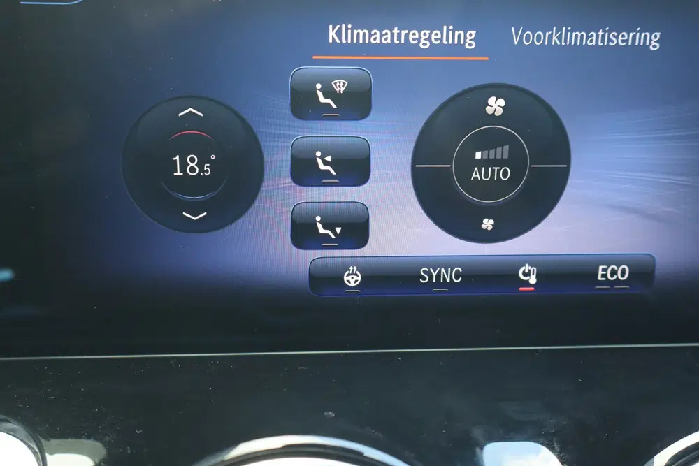 Mercedes-Benz EQB 350 4MATIC AMG Line 67 kWh uit 2024, foto 10