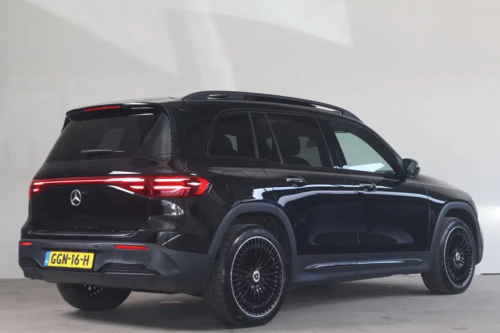 Mercedes-Benz EQB 350 4MATIC AMG Line 67 kWh uit 2024, foto 2