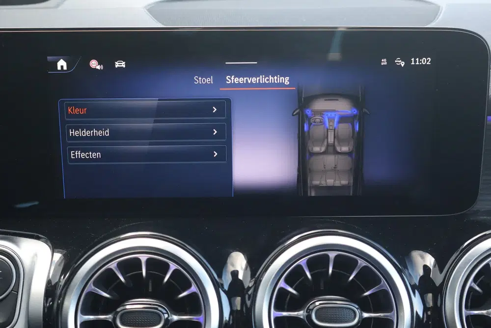 Mercedes-Benz EQB 350 4MATIC AMG Line 67 kWh uit 2024, foto 9