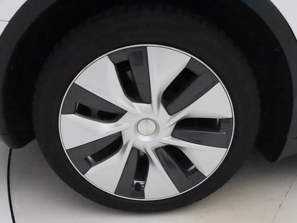 Tesla Model Y Standard RWD Plus 94.2% SoH [ AMD RYZEN+AU uit 2023, foto 11