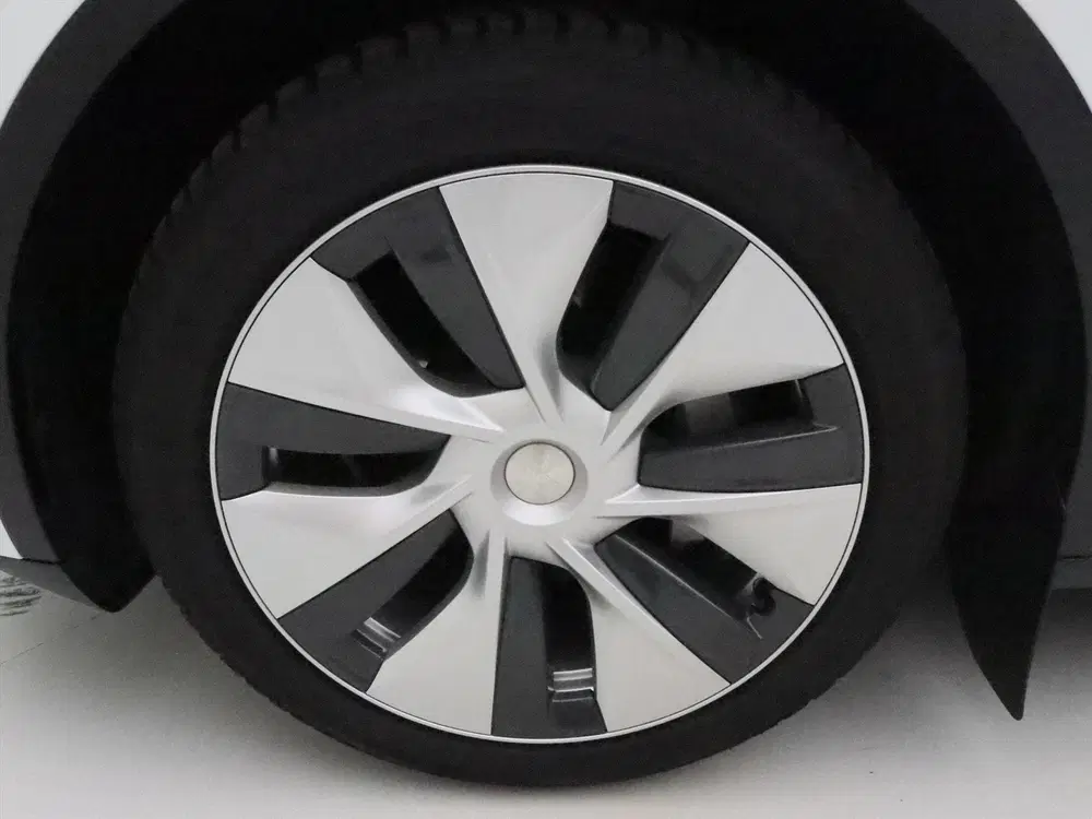 Tesla Model Y Standard RWD Plus 94.2% SoH [ AMD RYZEN+AU uit 2023, foto 13