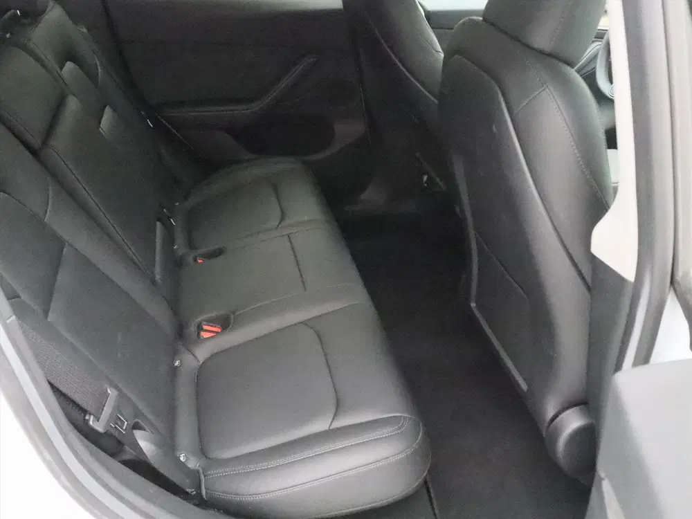 Tesla Model Y Standard RWD Plus 94.2% SoH [ AMD RYZEN+AU uit 2023, foto 15