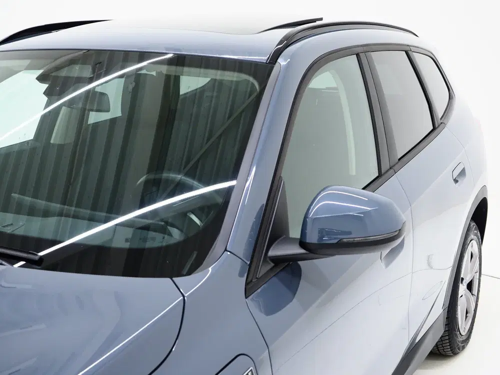 BMW X1 xDrive25e Individual uit 2023, foto 3