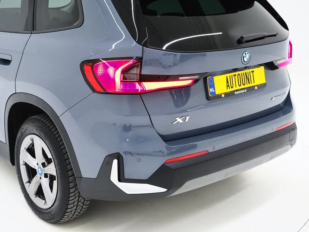 BMW X1 xDrive25e Individual uit 2023, foto 7