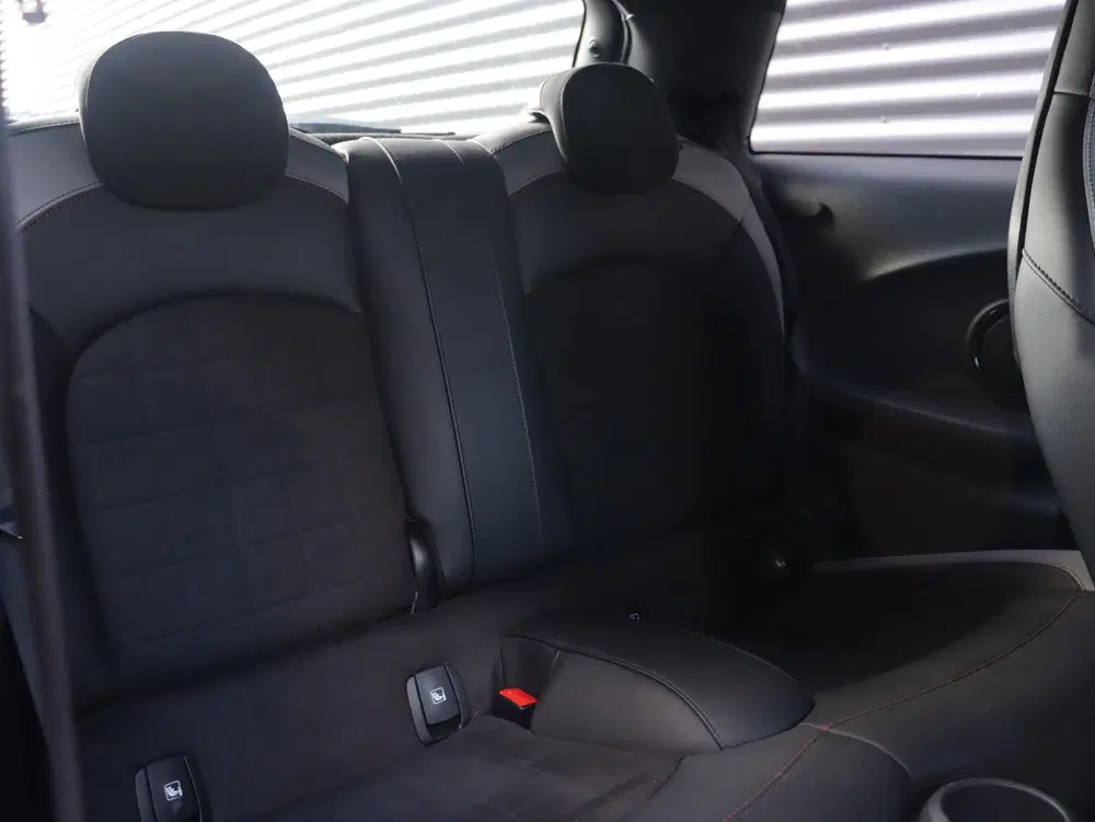 Mini John Cooper Works Cooper uit 2021, foto 10
