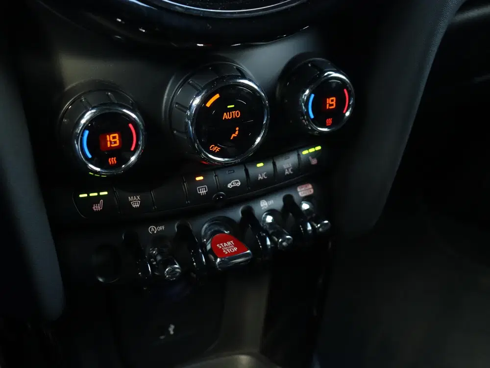 Mini John Cooper Works Cooper uit 2021, foto 14