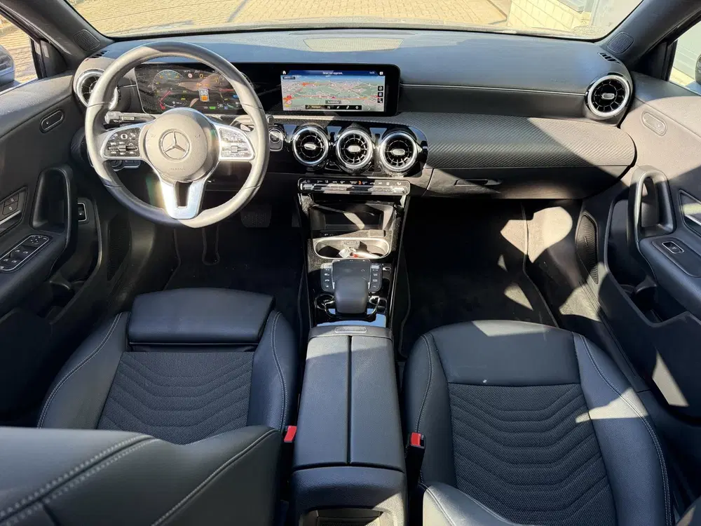 Mercedes-Benz A-Klasse 250 e Business Line 17" uit 2023, foto 3