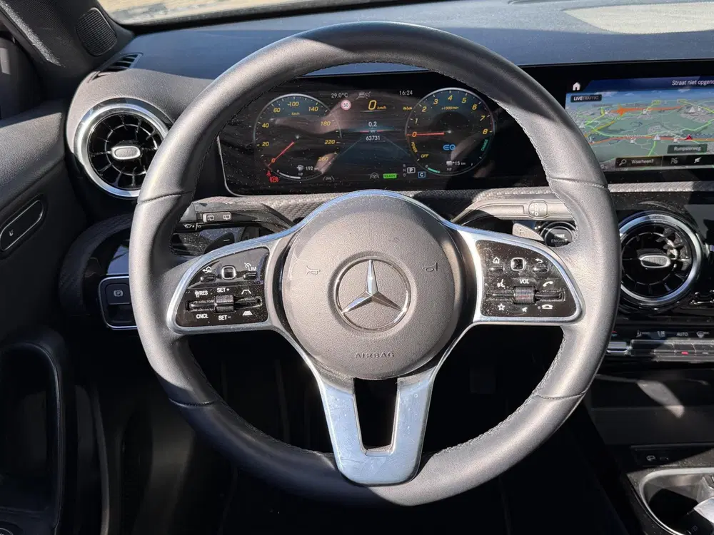 Mercedes-Benz A-Klasse 250 e Business Line 17" uit 2023, foto 5