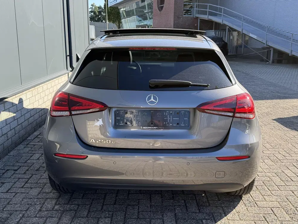 Mercedes-Benz A-Klasse 250 e Business Line 17" uit 2023, foto 8