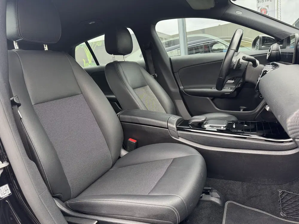 Mercedes-Benz CLA 180 Business Solutio uit 2020, foto 12