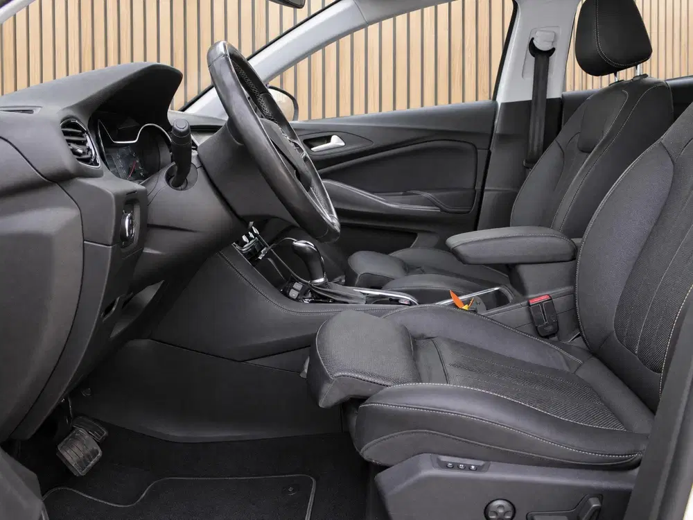 Opel Grandland 1.2 Turbo Innovation Automaat uit 2019, foto 13