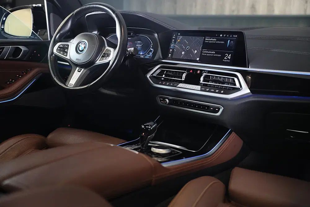 BMW X5 XDrive45e High Executive M Line uit 2022, foto 6