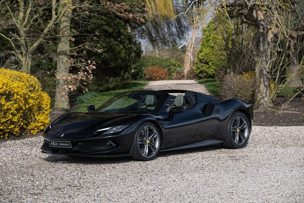 Ferrari 296 GTS 3.0 V6 ATELIER uit 2024