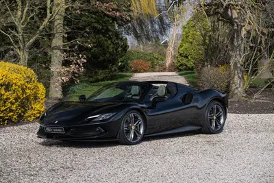 Ferrari 296 GTS 3.0 V6 ATELIER uit 2024