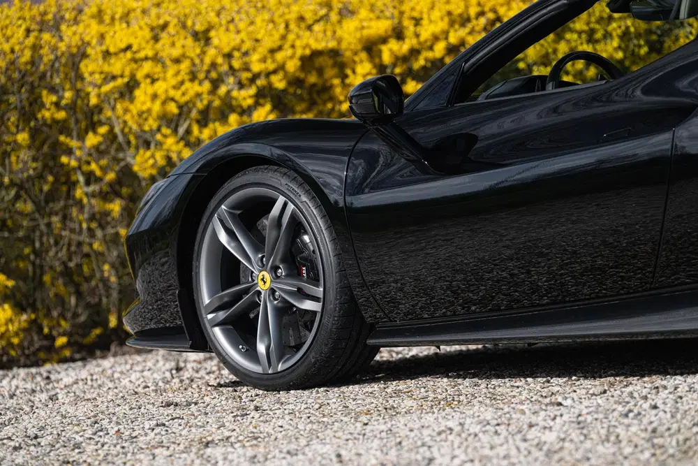 Ferrari 296 GTS 3.0 V6 ATELIER uit 2024, foto 11
