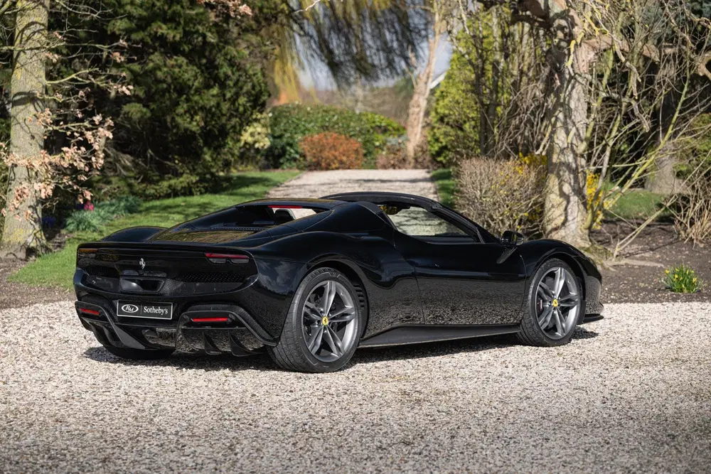 Ferrari 296 GTS 3.0 V6 ATELIER uit 2024, foto 4