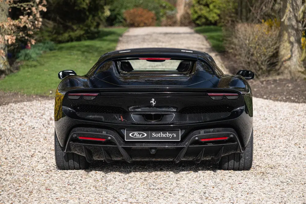 Ferrari 296 GTS 3.0 V6 ATELIER uit 2024, foto 5